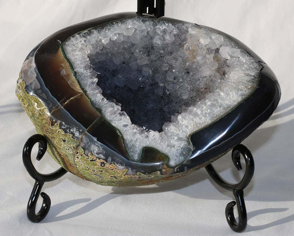 Amethyst Quartz Crystal Geode - A105